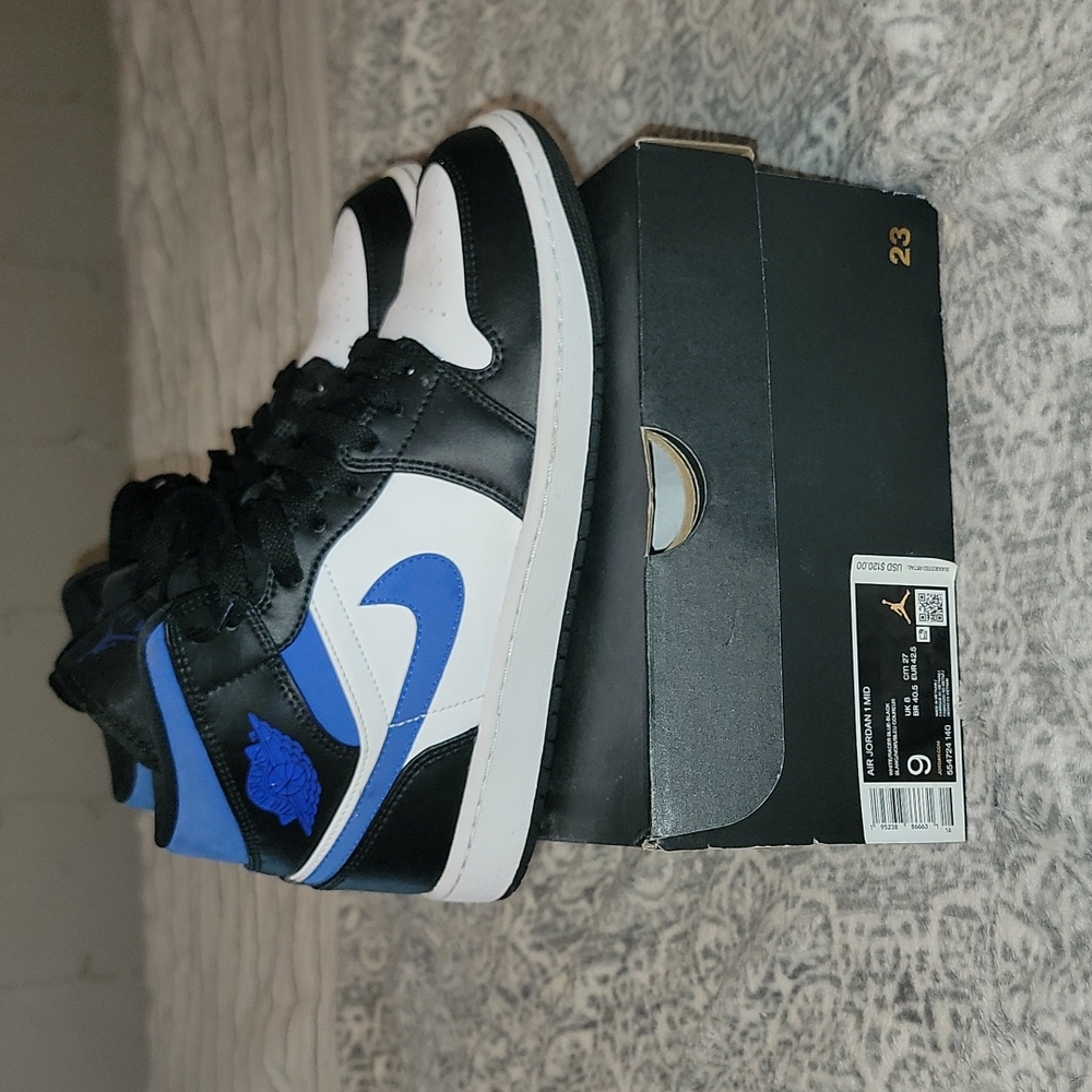 Boys youth Air Jordan 1 MID